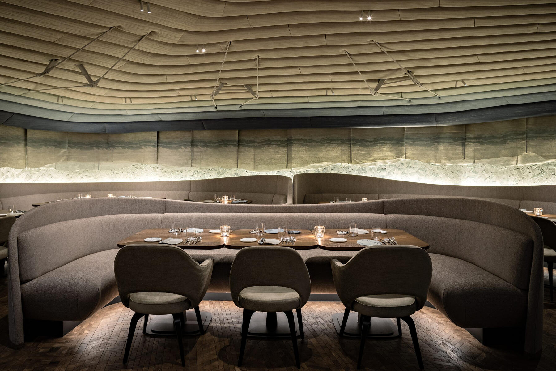 Hôtels & Restaurants • 39V • Raphaël Navot